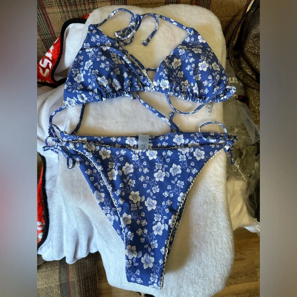 DONATED piece floral bikini - Picture 1 of 4